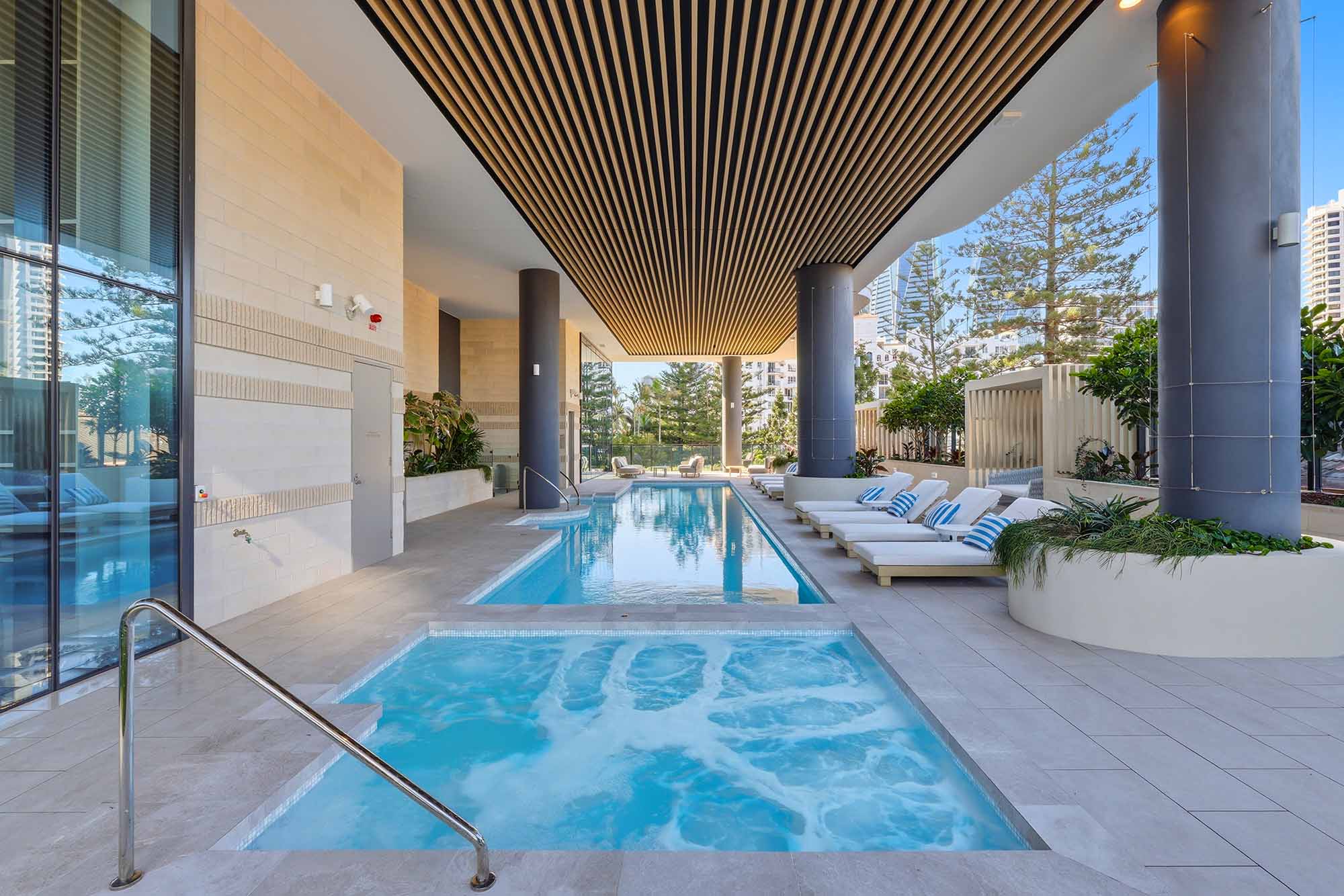 AMAYA heated magnesium spa